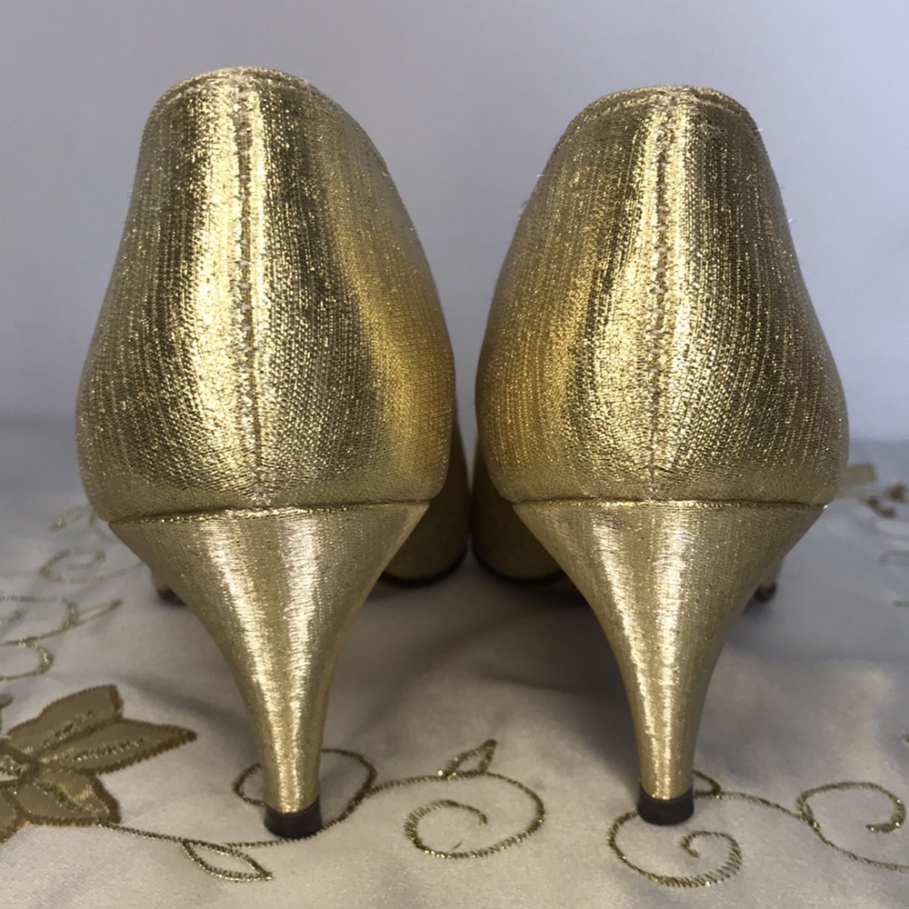 Vintage 80’s Gold Kitten Heel Pumps 7.5 - Picture 3 of 9